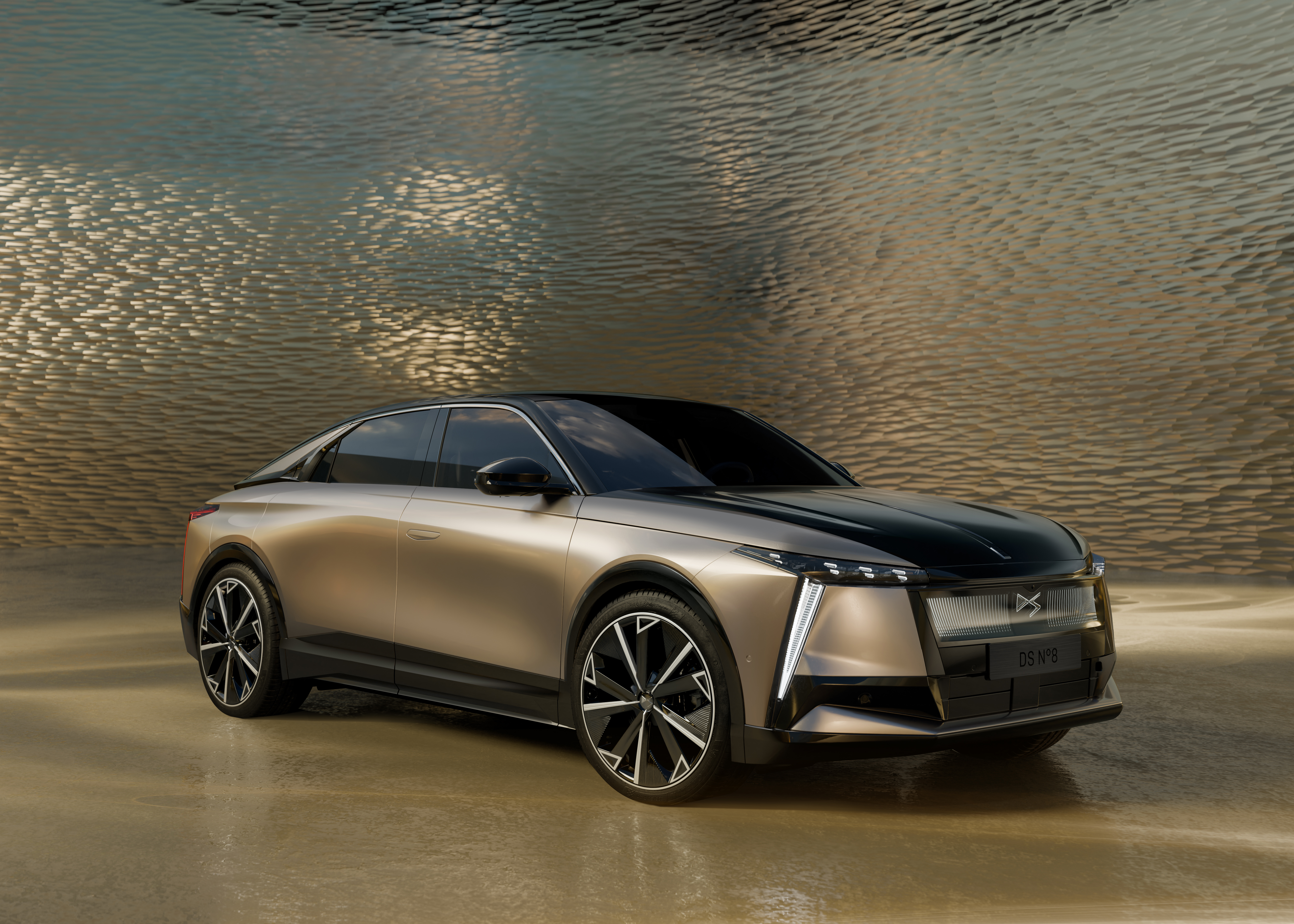 DS N°8 ETOILE AWD（DSオートモビルの新世代フラッグシップEV）。2026年5月28日発売時の公式画像