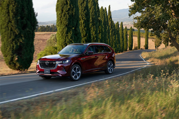 MAZDA CX-80（日本仕様）。2024年8月22日の日本仕様初公開時の公式画像