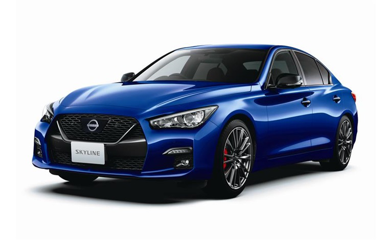 現行13代目スカイライン V37型の特別限定車「400R Limited」（ワンガンブルー）。2025年10月27日発表の公式画像