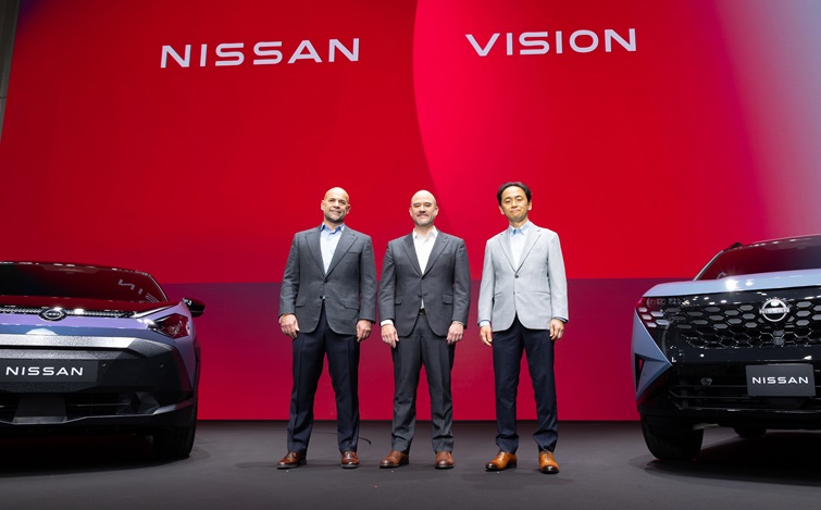 日産が2026年4月14日の長期ビジョン発表会で初公開した次期エクストレイル／ローグ e-POWERの公式画像