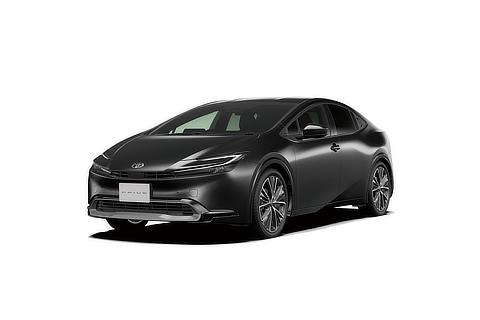 新色ニュートラルブラックをまとったプリウスZハイブリッド2WD
