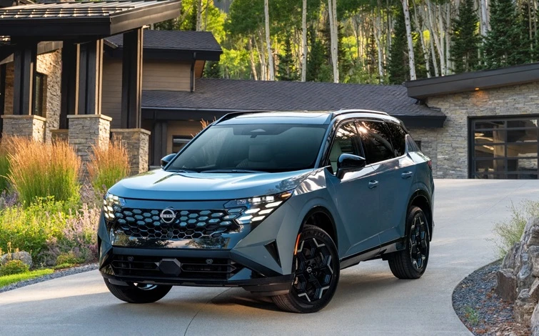 日産の新型2027年型ローグ ハイブリッド（北米仕様）。第3世代e-POWERを米国市場に初めて導入したモデル