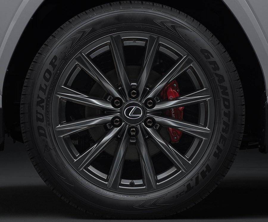 レクサスLX F SPORTの265/50R22タイヤと専用22インチ鍛造アルミホイール
